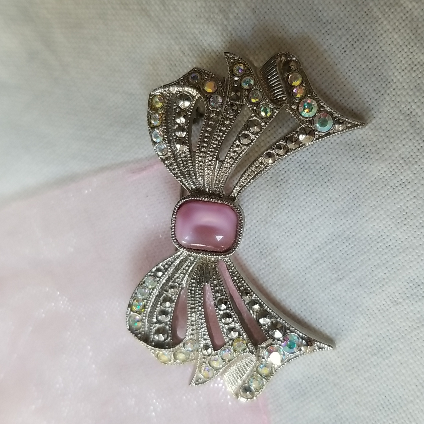 Retro Ribbon Brooch